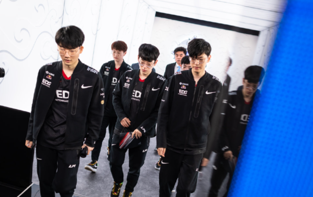 是她训练成 是她训练成